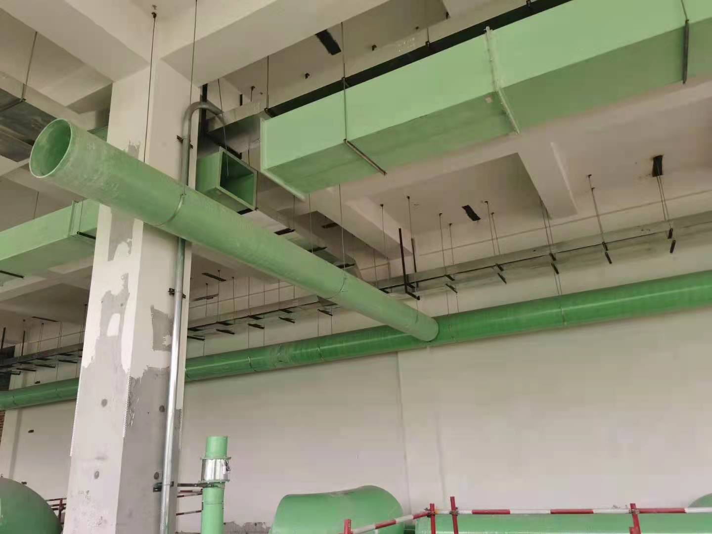 蘇州鎧綸 國家B1級阻燃實(shí)驗(yàn)室的環(huán)保通風(fēng)解決方案——半圓索斯風(fēng)管系統(tǒng)